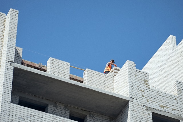assurance construction